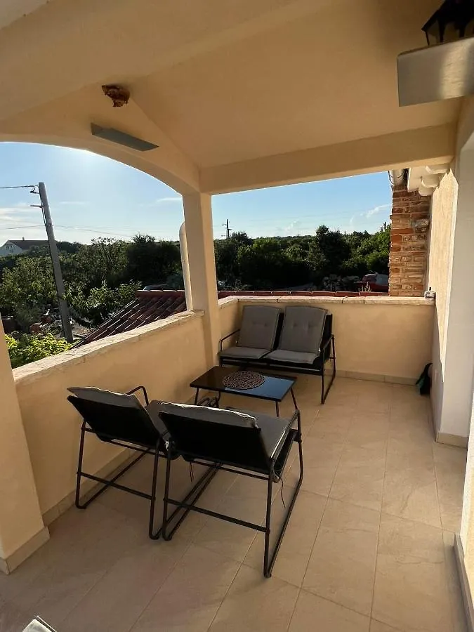 Apartman Lorena Apartment Lakmartin