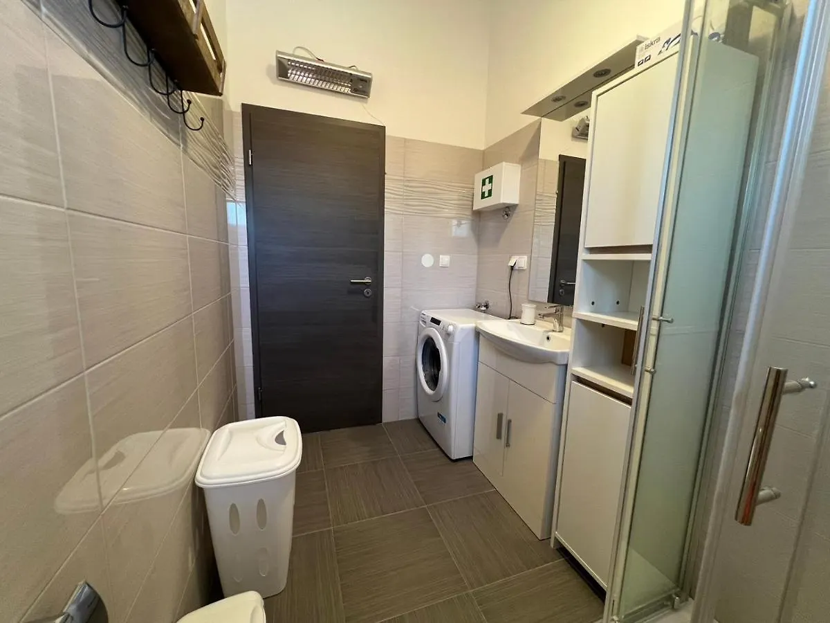 Apartman Lorena Apartment Lakmartin Croatia